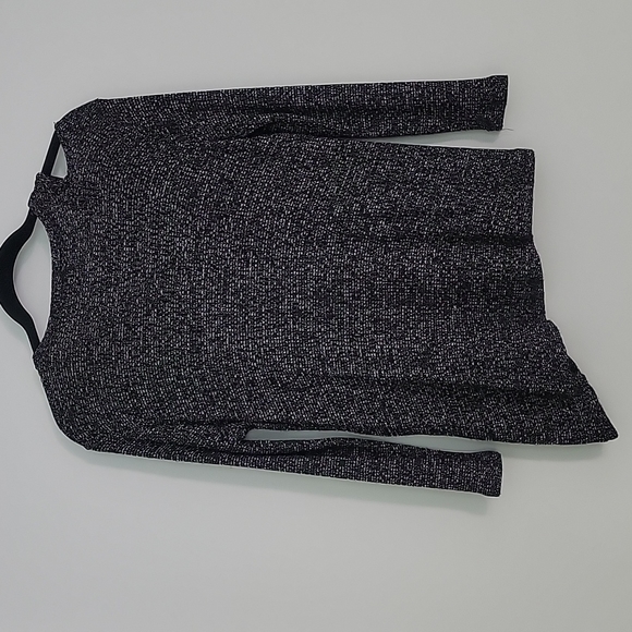 Democracy Cold Shoulder Asymmetric Knit Top - Picture 3 of 13